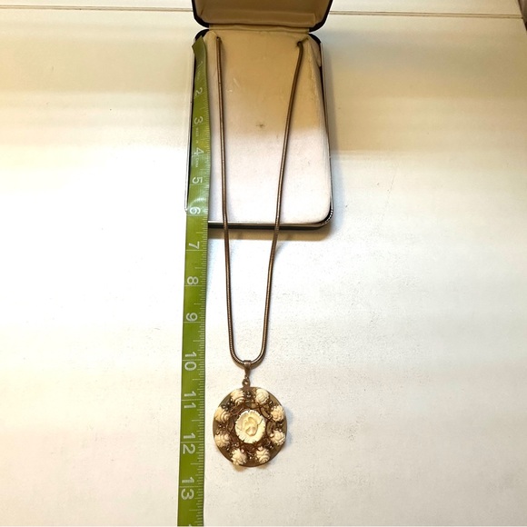 Genuine Ivory Vintage Pendant Jewelry Necklace Collectible - Picture 6 of 7